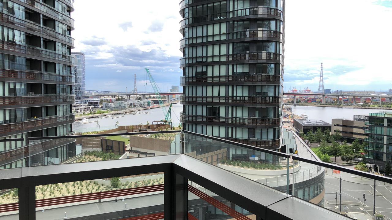 Winston Apartments Docklands Melbourne Exterior photo
