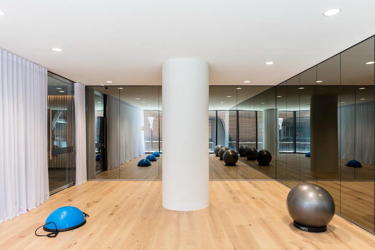 Winston Apartments Docklands Melbourne Exterior photo